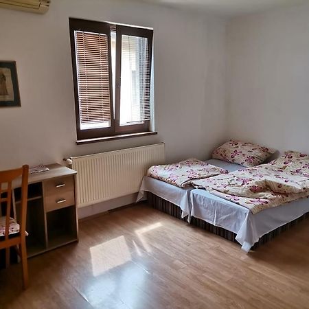 Anh' Private Rooms For Tourist Bratislava Extérieur photo