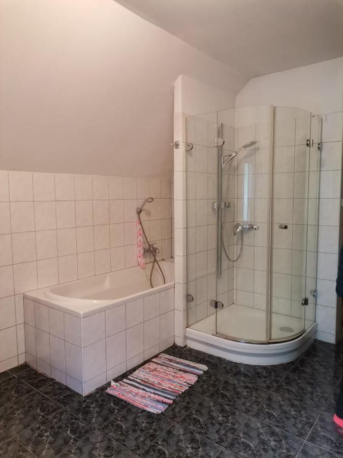 Anh' Private Rooms For Tourist Bratislava Extérieur photo
